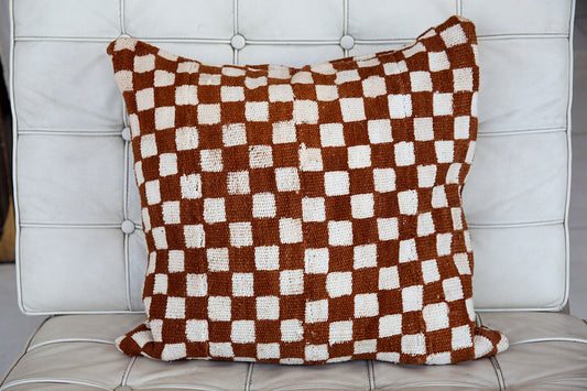 CHECKERS ON PILLOWCASE 5